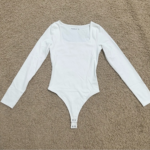 ❌SOLD❌ (NWOT) A&F Square Neck Long Sleeve Bodysuit - Picture 8 of 8